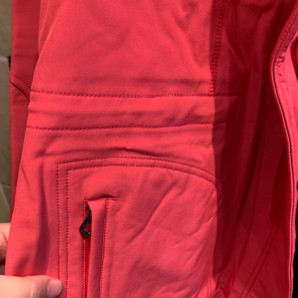 Awesome raincoat perfect for fall - Picture 4 of 6